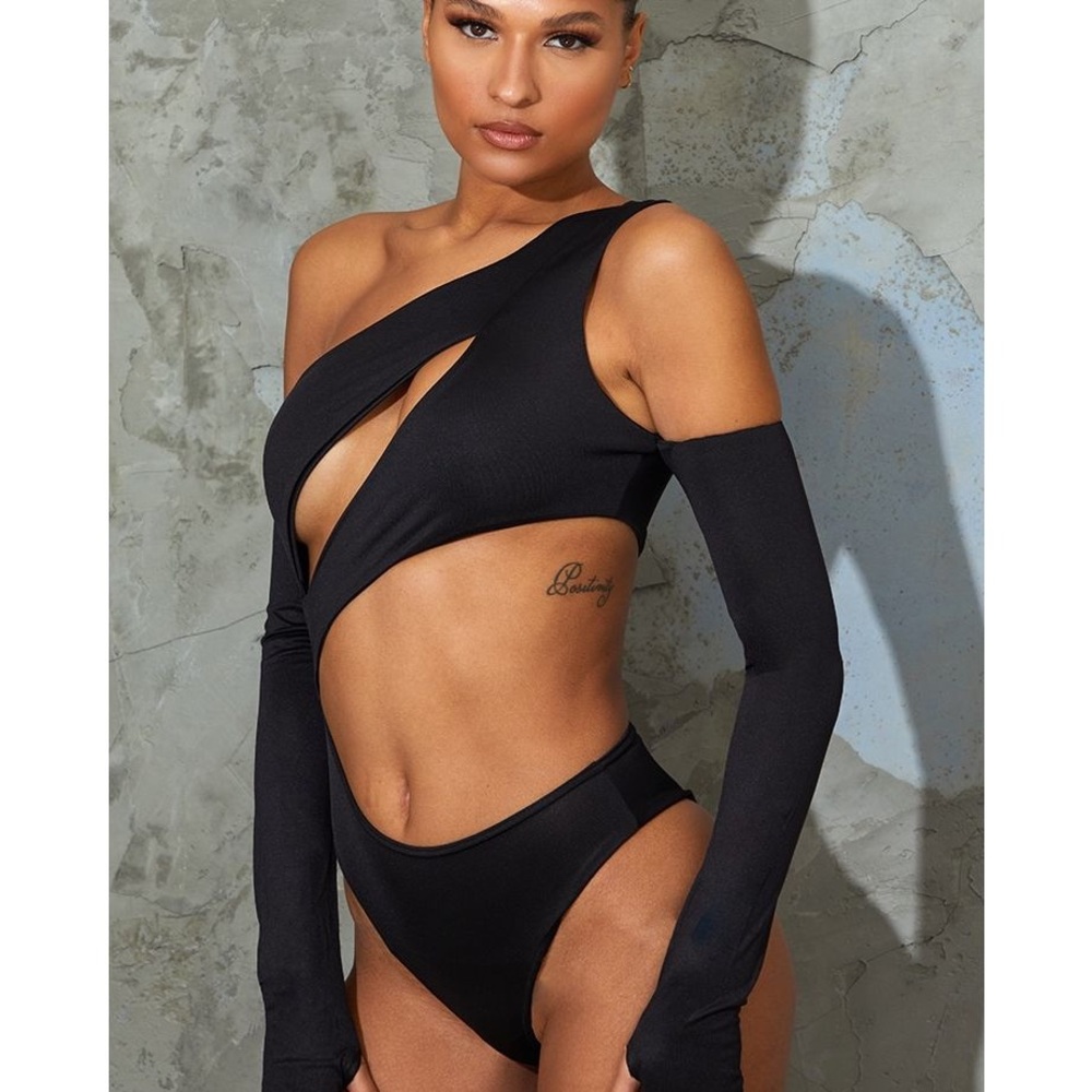 Pretty Little Thing Black Slinky Bardot Thumb Hole Cutout Body Suit